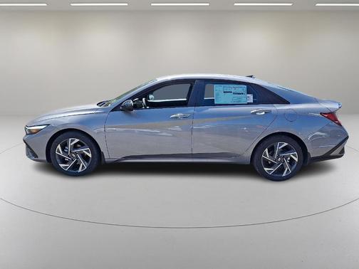 2025 Hyundai ELANTRA HEV SEL Sport