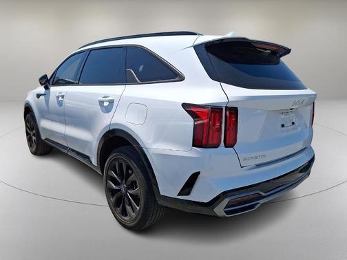 Glacial White Pearl 2023 Kia Sorento SX