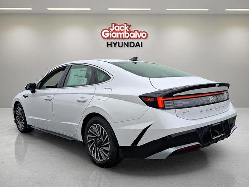 2025 Hyundai SONATA Hybrid SEL