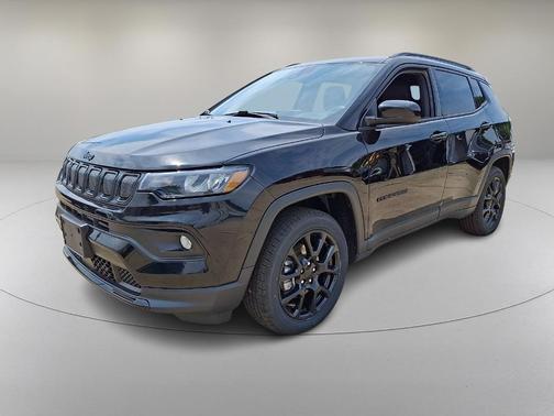 Diamond Black Crystal Pearlcoat 2022 Jeep Compass Altitude