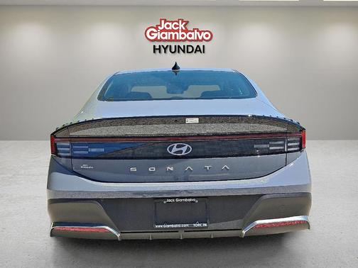 2025 Hyundai SONATA SE