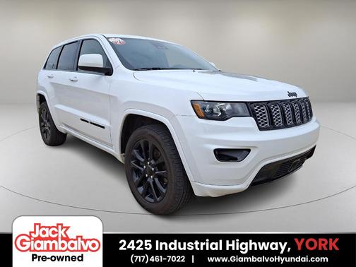 Bright White Clearcoat 2021 Jeep Grand Cherokee Laredo