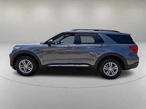 Carbonized Gray Metallic 2022 Ford Explorer XLT