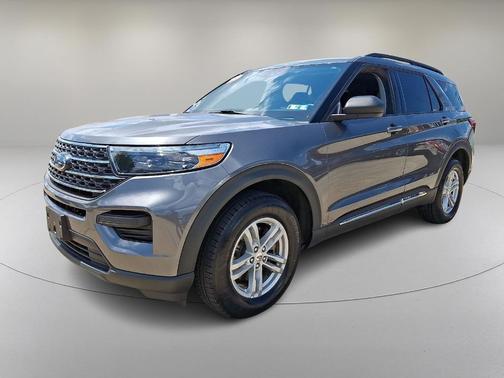 Carbonized Gray Metallic 2022 Ford Explorer XLT