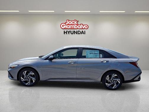 2025 Hyundai ELANTRA HEV SEL Sport