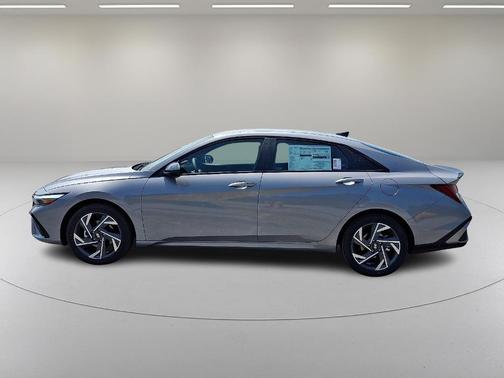 2025 Hyundai ELANTRA HEV SEL Sport