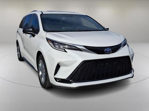 2023 Toyota Sienna XSE