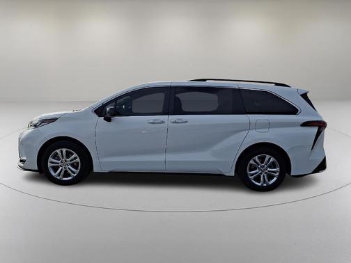 2023 Toyota Sienna XSE