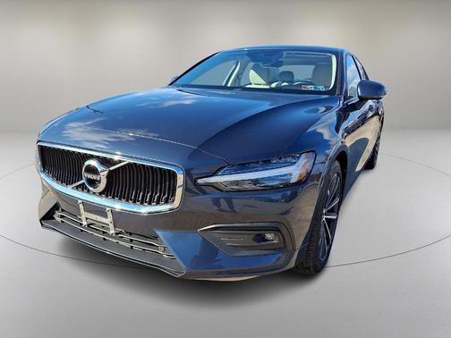 2021 Volvo S60 T6 Momentum