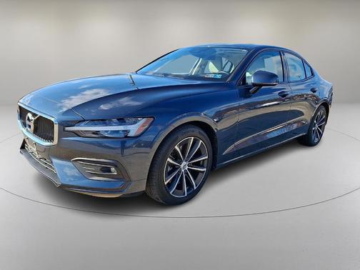 2021 Volvo S60 T6 Momentum