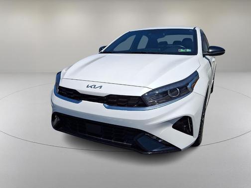 Snow White Pearl 2022 Kia Forte GT-Line