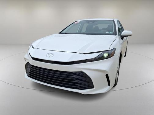 Ice 2025 Toyota Camry LE