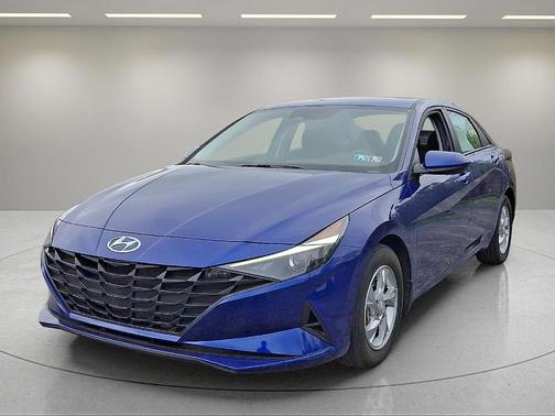 2022 Hyundai ELANTRA SE