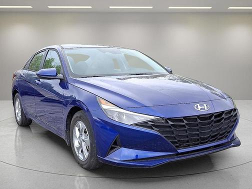 2022 Hyundai ELANTRA SE