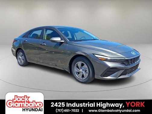 2025 Hyundai ELANTRA SE