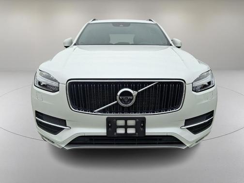 2018 Volvo XC90 T6 Momentum