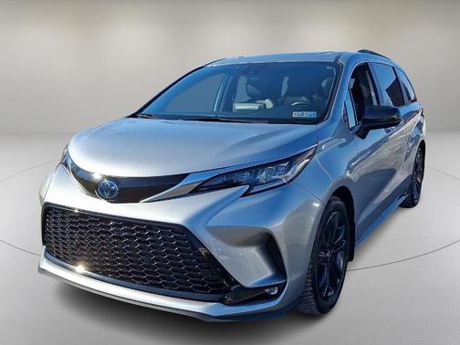 2022 Toyota Sienna XSE 7 Passenger