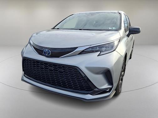 2022 Toyota Sienna XSE 7 Passenger