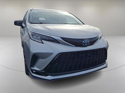2022 Toyota Sienna XSE 7 Passenger