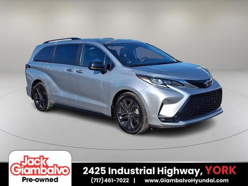 2022 Toyota Sienna XSE 7 Passenger