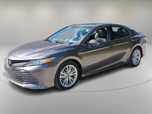2019 Toyota Camry Hybrid XLE