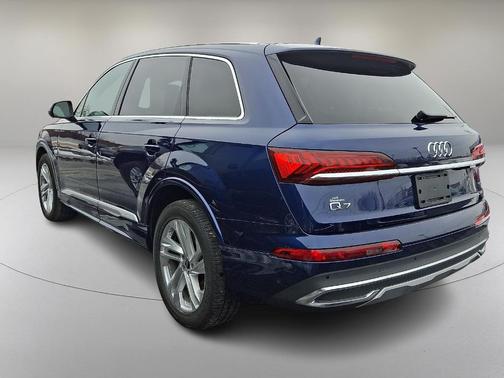2022 Audi Q7 55 Premium Plus