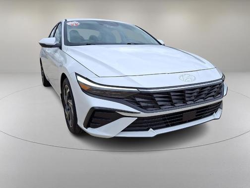 White 2025 Hyundai ELANTRA Limited
