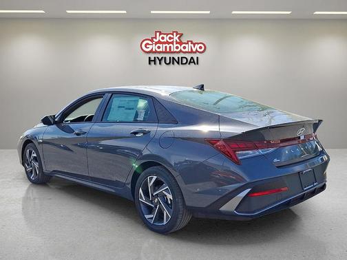 2025 Hyundai ELANTRA HEV SEL Sport