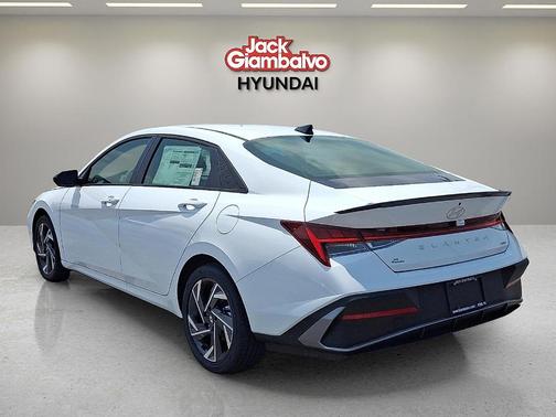 2025 Hyundai ELANTRA HEV SEL Sport