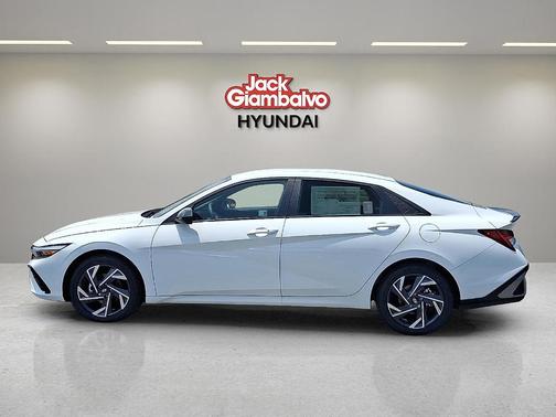2025 Hyundai ELANTRA HEV SEL Sport
