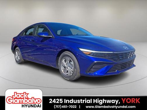 2025 Hyundai ELANTRA SE