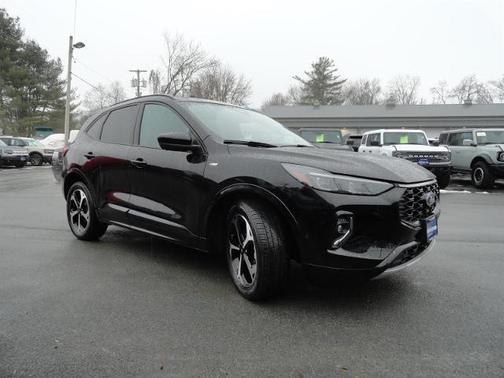 2023 Ford Escape ST-LINE ELITE
