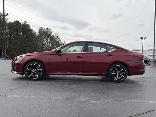 2025 Nissan Altima SR