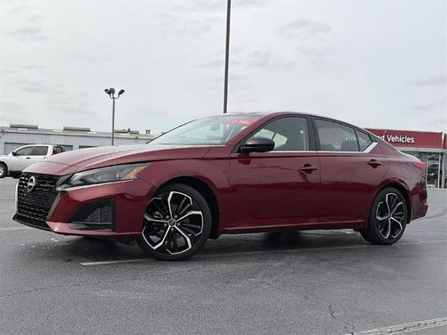 2025 Nissan Altima SR