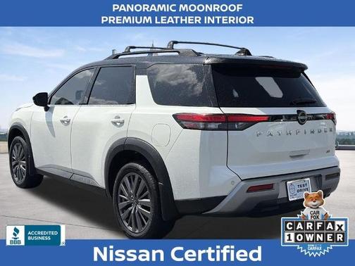 White 2024 Nissan Pathfinder SL