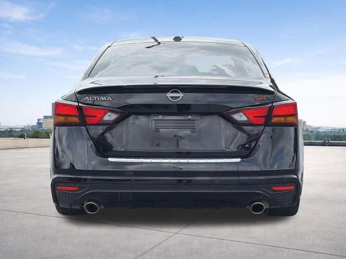 Black 2023 Nissan Altima 2.5 SR