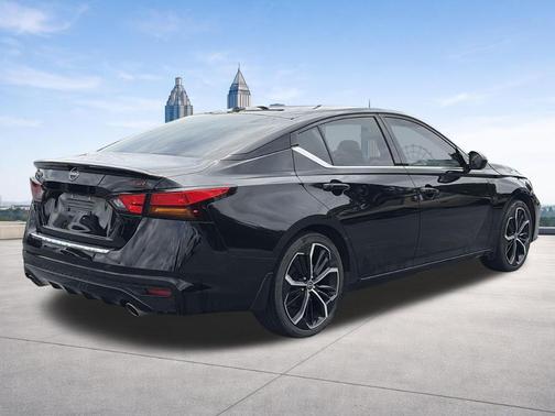 Black 2023 Nissan Altima 2.5 SR