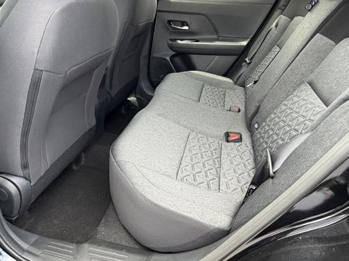Super Black 2026 Nissan Kicks SV
