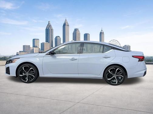 Gray 2025 Nissan Altima SR