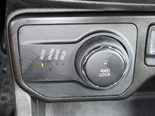 Colorado Red Clearcoat 2023 Jeep Renegade Latitude