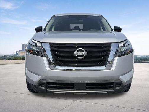 Brilliant Silver Metallic 2025 Nissan Pathfinder S