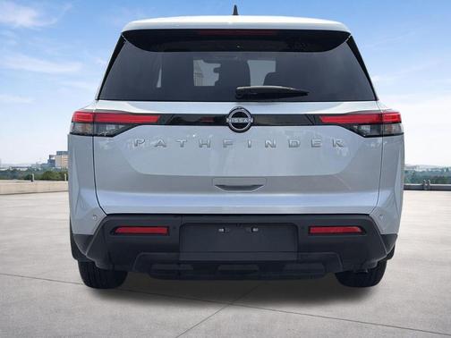Brilliant Silver Metallic 2025 Nissan Pathfinder S