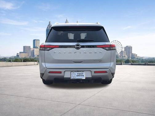 Brilliant Silver Metallic 2023 Nissan Pathfinder Platinum