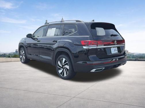 Deep Black Pearl Effect 2025 Volkswagen Atlas 2.0T SE
