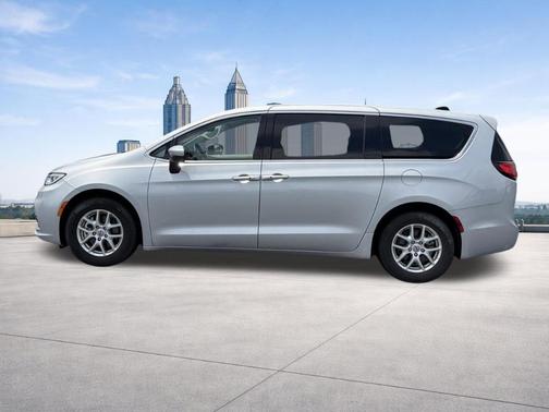 Silver Mist Clearcoat 2023 Chrysler Pacifica Touring-L
