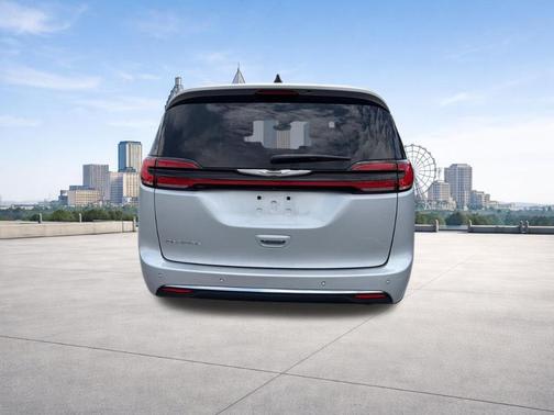 Silver Mist Clearcoat 2023 Chrysler Pacifica Touring-L