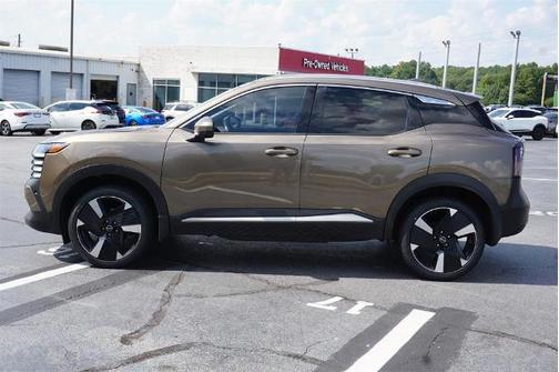 2025 Nissan Kicks SR