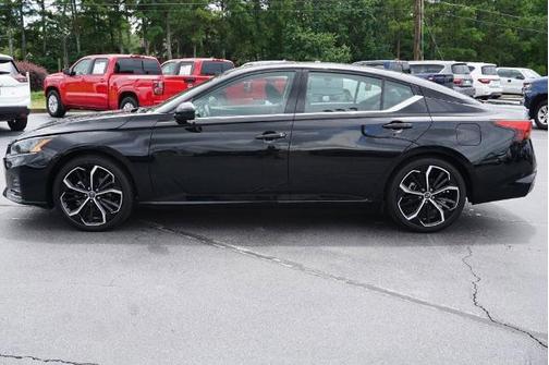 2025 Nissan Altima SR