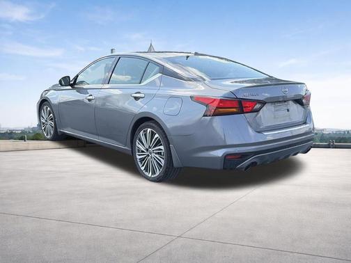 Gun Metallic 2023 Nissan Altima 2.5 SL