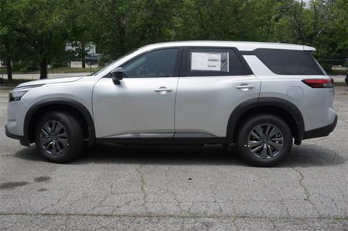 2025 Nissan Pathfinder S
